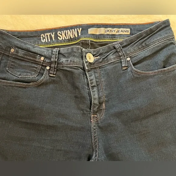 DKNY City Skinny Jeans Dark Wash Indigo Denim 6x 28 - Picture 3 of 7